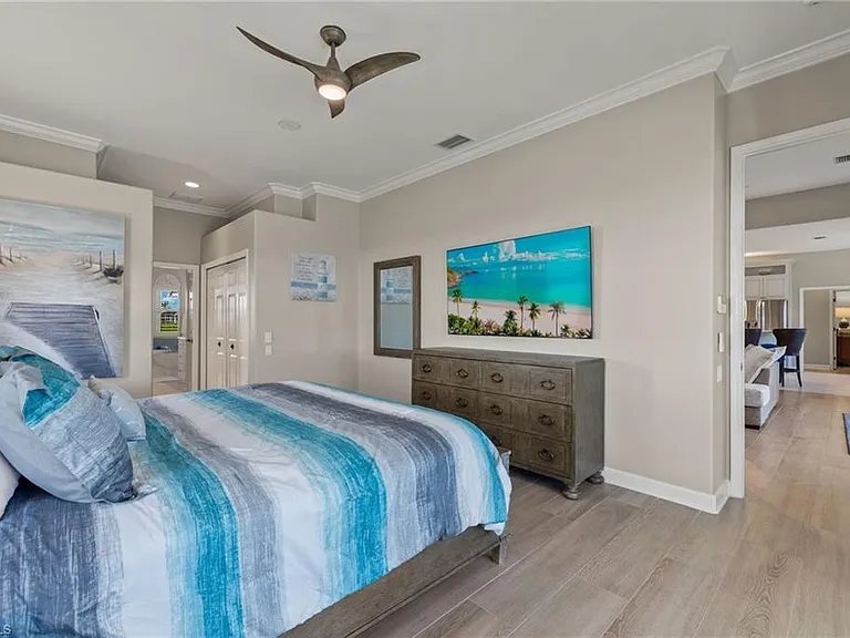 16322 Edgemont Dr — Photo 14