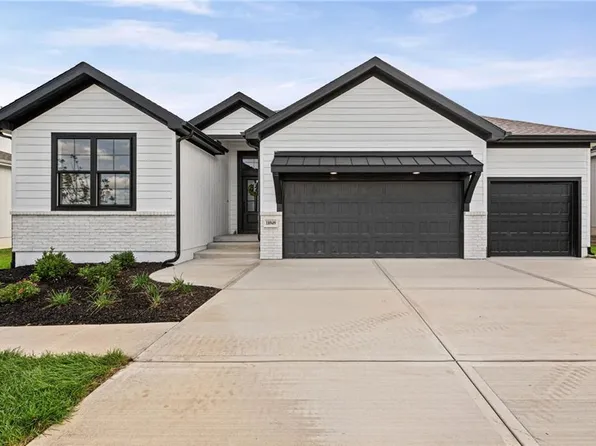 18949 W 193rd Ter, Spring Hill, KS 66083