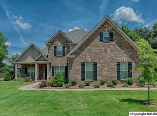 120 Whippoorwill Dr, Huntsville, AL 35811
