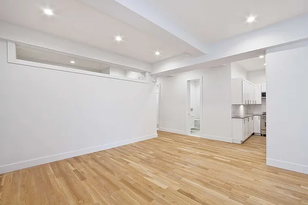 Rented by Bold New York | media 7