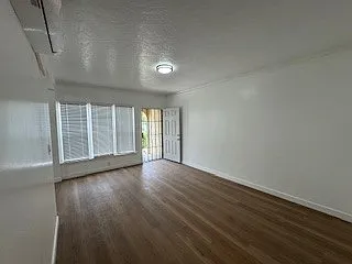 323 1/4 S Avenue 20 — Photo 5