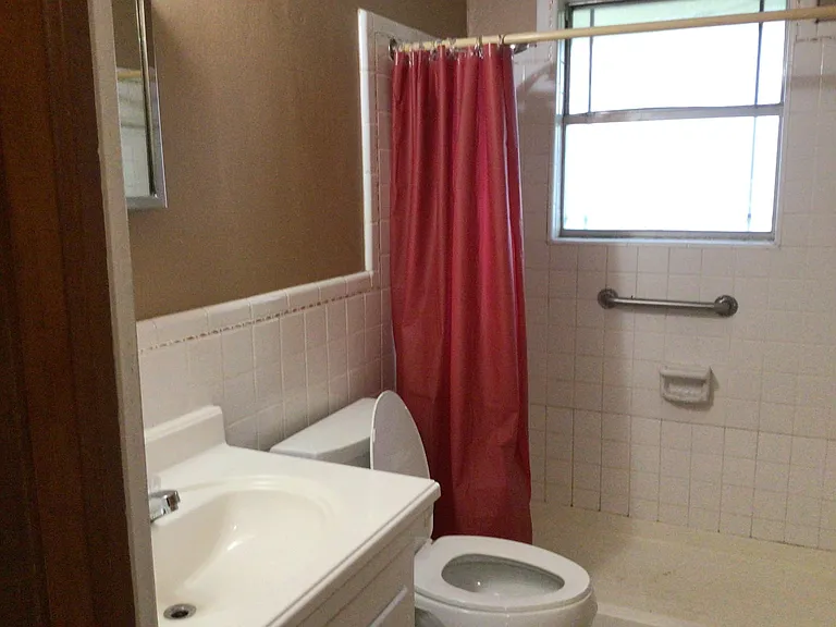 805 Schallert Dr — Photo 3