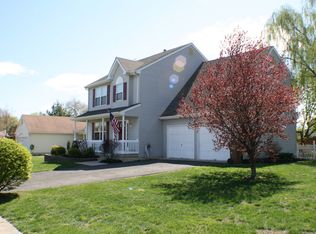 10 Valley Glen Dr, Swedesboro, NJ 08085