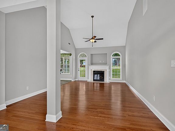 4th image of 105 Churchill Dr