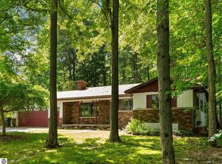 6281 W Jennings Rd, Lake City, MI 49651