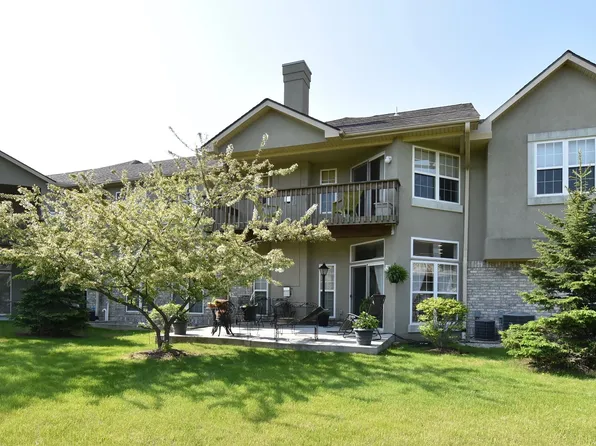 9032 W Elm Ct, Franklin, WI 53132