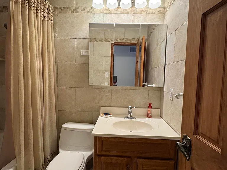 31 Navarra Dr — Photo 12
