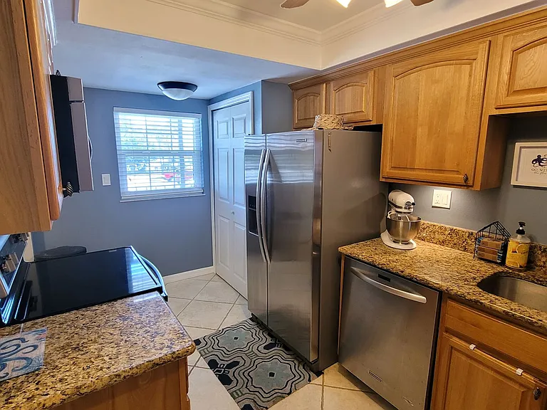 4100 Ocean Beach Blvd #205 — Photo 1