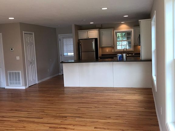 5th image of 46 Peaceful Way APT 2