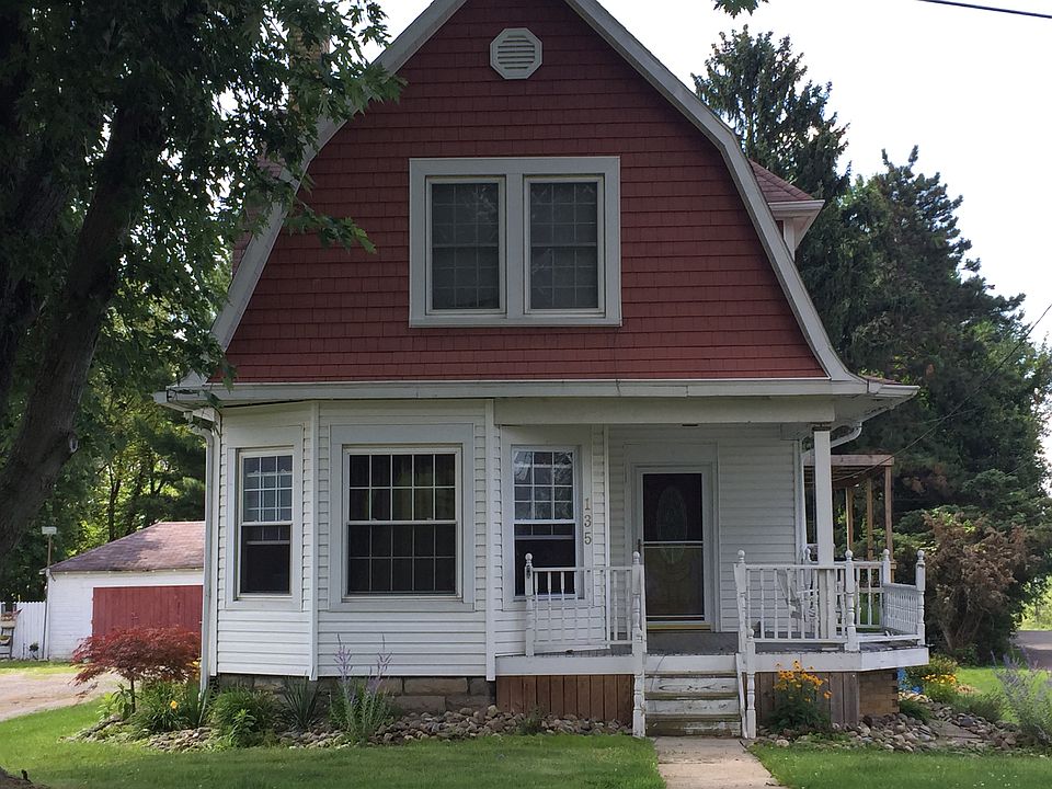 1st image of 135 Hill St