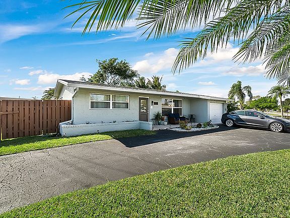 3rd image of 9480 NW 26th Pl
