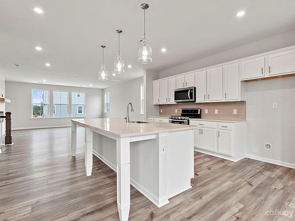 4th image of 6997 Waterstone Dr #6