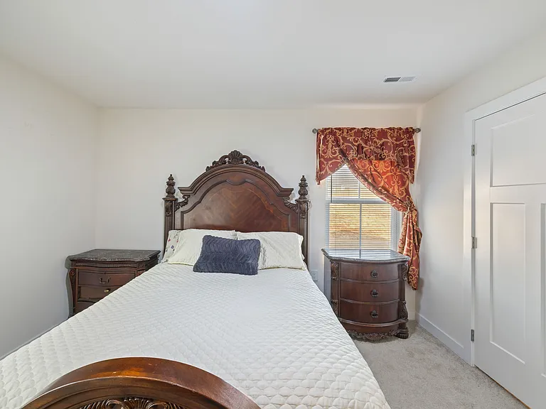 689 Hardwood Dr — Photo 15