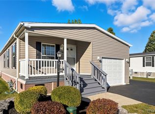 9808 Tottenham Ave, Clarence, NY 14031