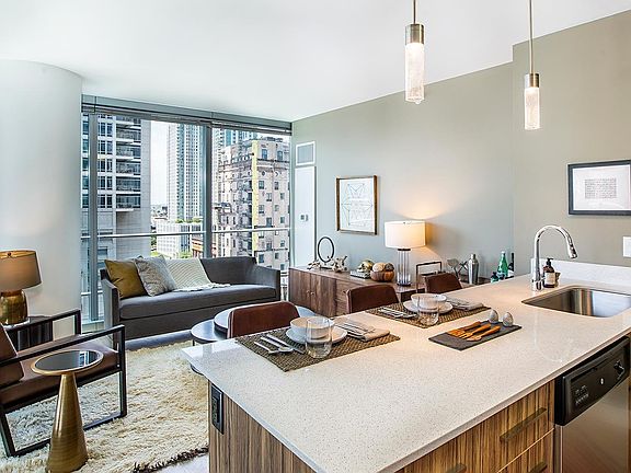 3rd image of 342 W Wolf Point Plz