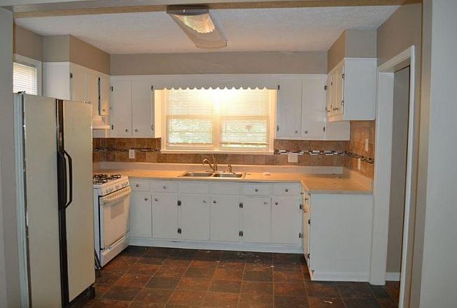 2nd image of 1620 McCall Dr