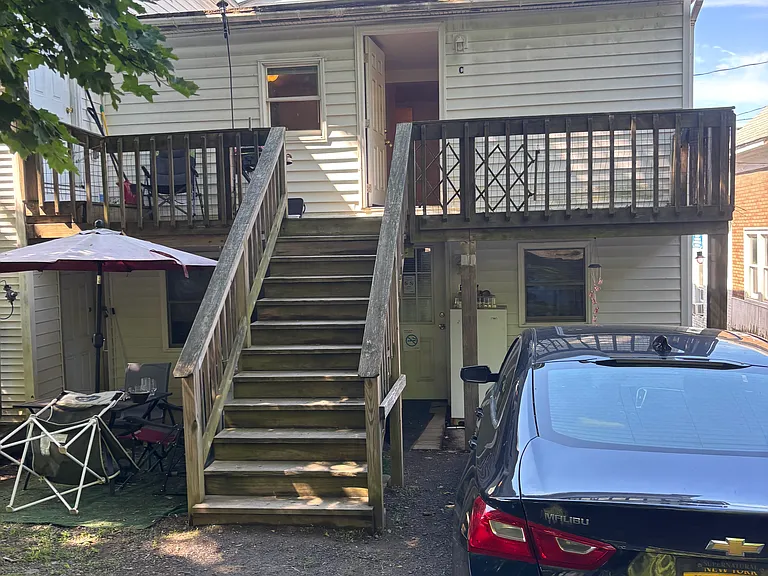 536 Main St — Photo 8