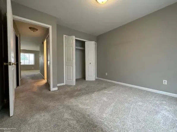 31635 Fraser Dr, Fraser, MI 48026