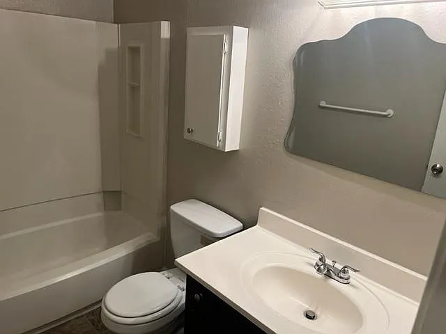 Tiblow Village Apartments — Photo 26