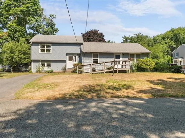 48 Westbrook Dr, Seekonk, MA 02771