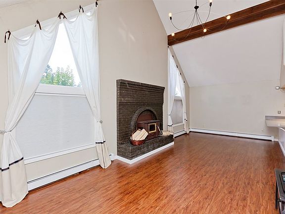 2nd image of 617 W Indian Creek Dr