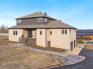 14030 Hummingbird Rd, Fayetteville, AR 72701