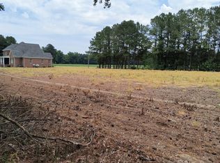 8 & 9 Trails End Dr, Kinston, NC 28504