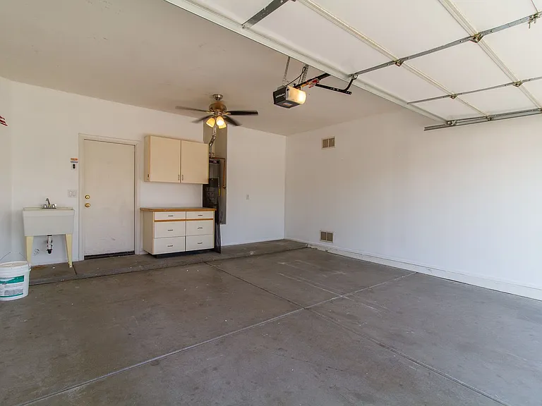 12100 N 89th Dr — Photo 16