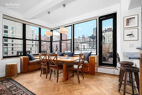 Sold by Sotheby's International Realty | media 5