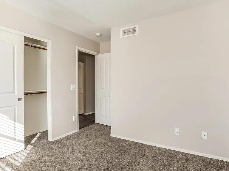 12218 W Cambridge Ave — Photo 12