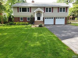 126 Sherwood Dr, Ramsey, NJ 07446