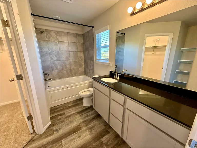 530 Woodcreek Loop — Photo 10