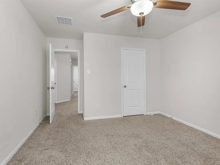 17423 Desmond St — Photo 23