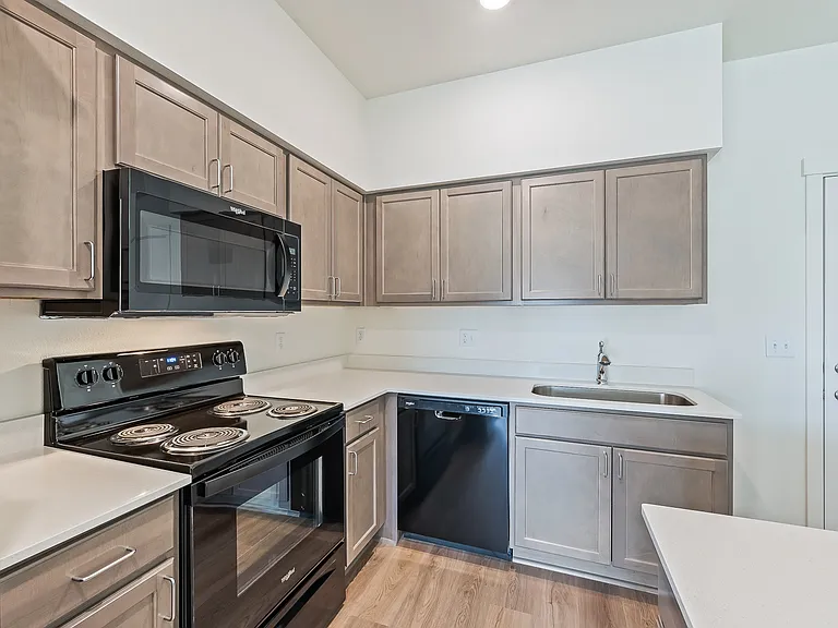 Gateway Apartments — Photo 6