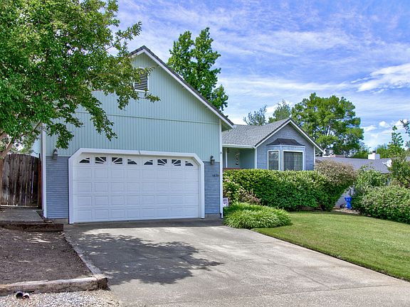 2nd image of 1828 Mary Lake Dr