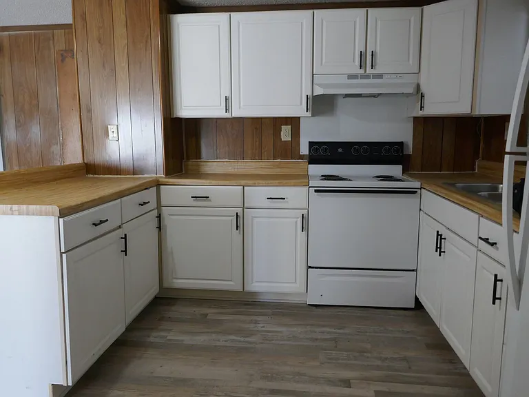 1409 Millpond Rd — Photo 3