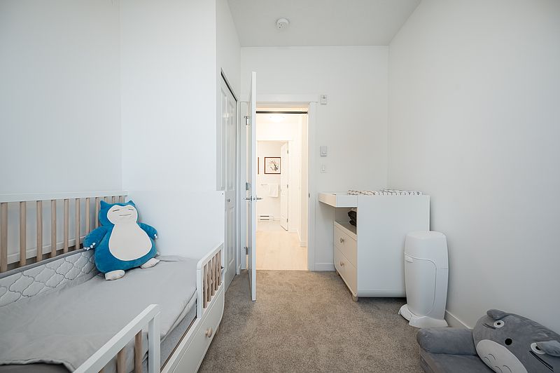 Surrey Apartment for rent - 2 Bedrooms — photo 9