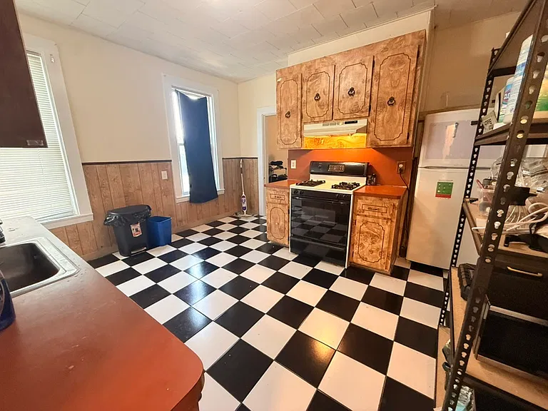 202 Market St #1 — Photo 17