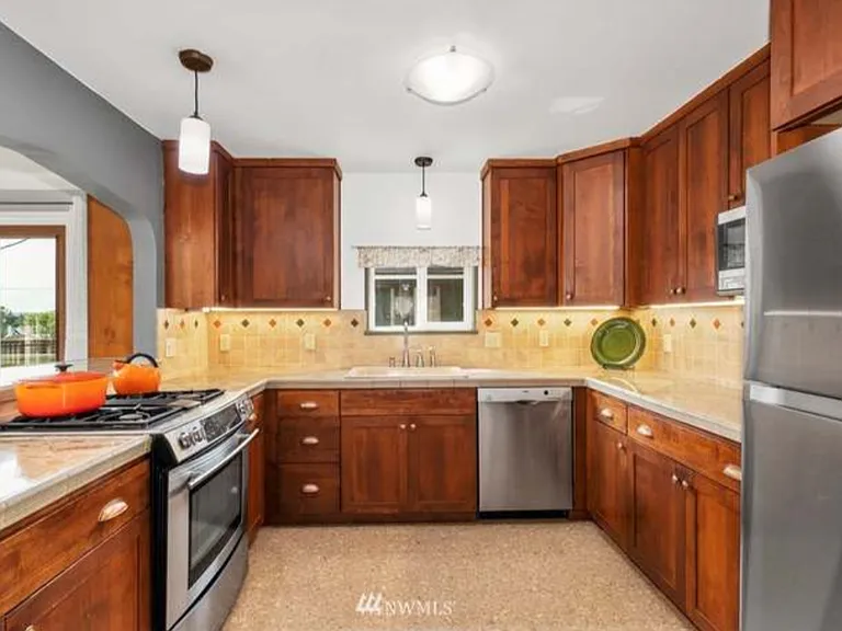 2522 N Lafayette Ave — Photo 13