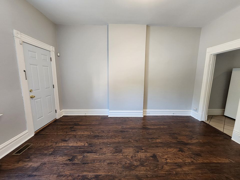 1st image of 2901 California Ave #1