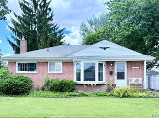 32211 Avondale St, Westland, MI 48186