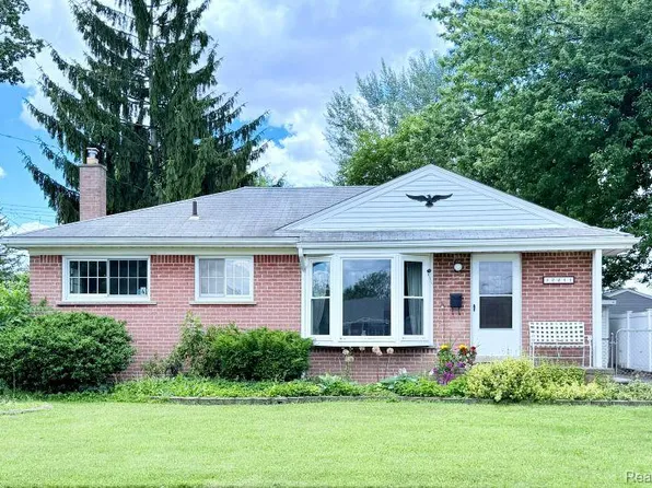 32211 Avondale St, Westland, MI 48186