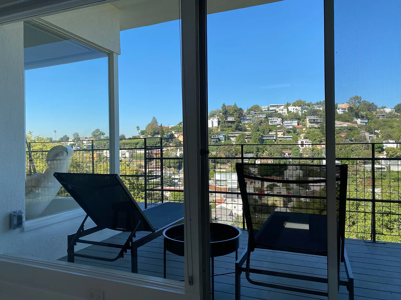 2 bed, 1200 sqft, $8,500 — Photo 3