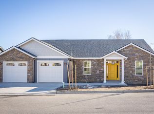 1701 Danny Boy Ln, Wenatchee, WA 98801