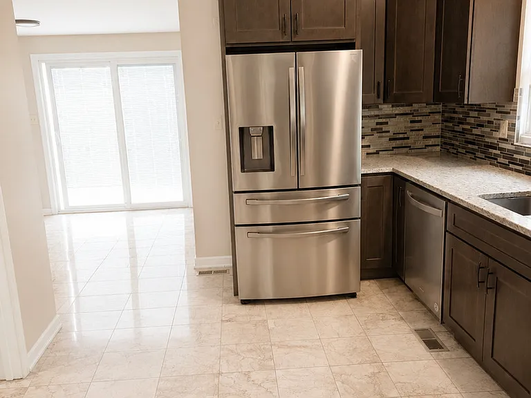 8443 S Green St — Photo 3