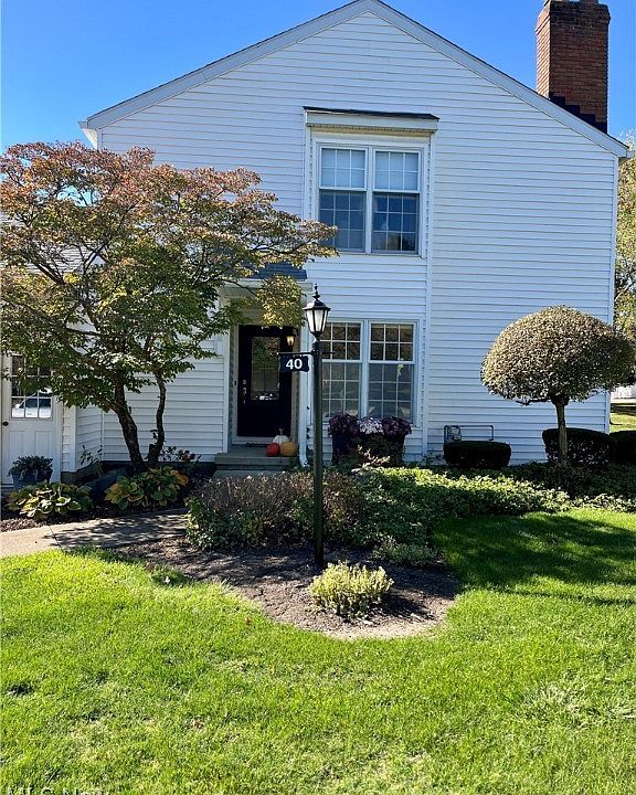 1st image of 40 Oakwood Dr