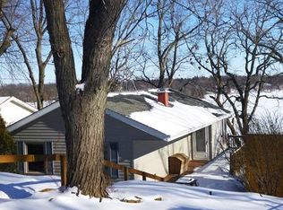 N8532 Booth Lake Hghts Rd, East Troy, WI 53120