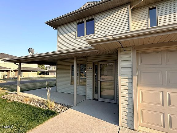 3rd image of 719 Mayflower Dr