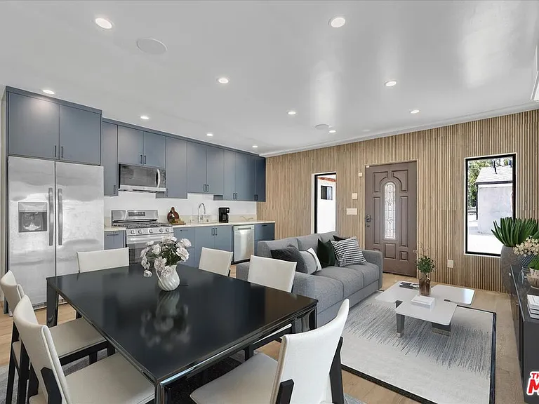 14121 Califa St — Photo 48