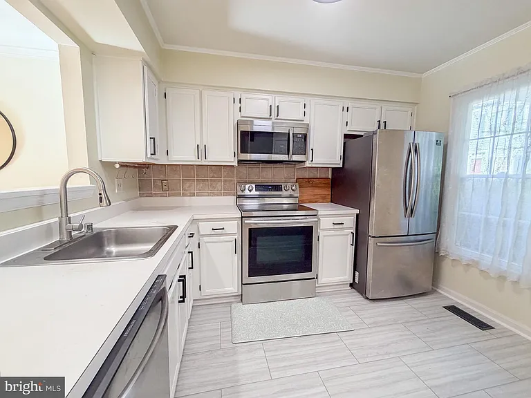 12821 Mill Brook Ct — Photo 3